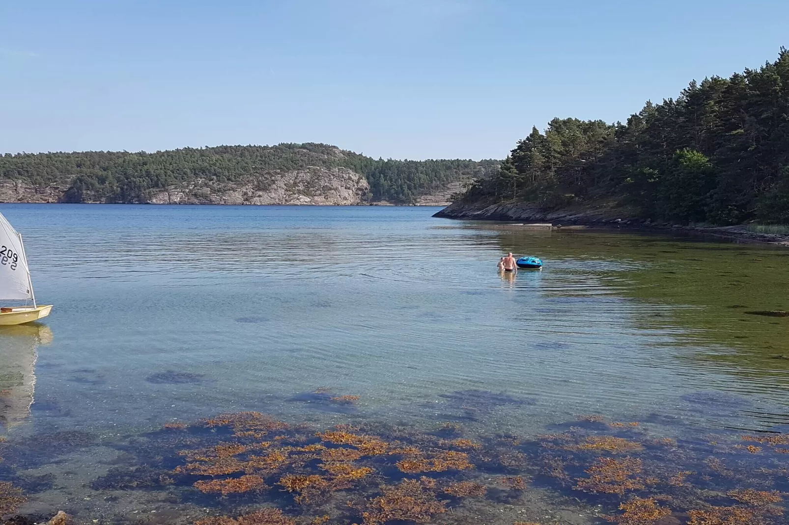 Seaside Charm in Flaton Retreat-By Traum-Water view