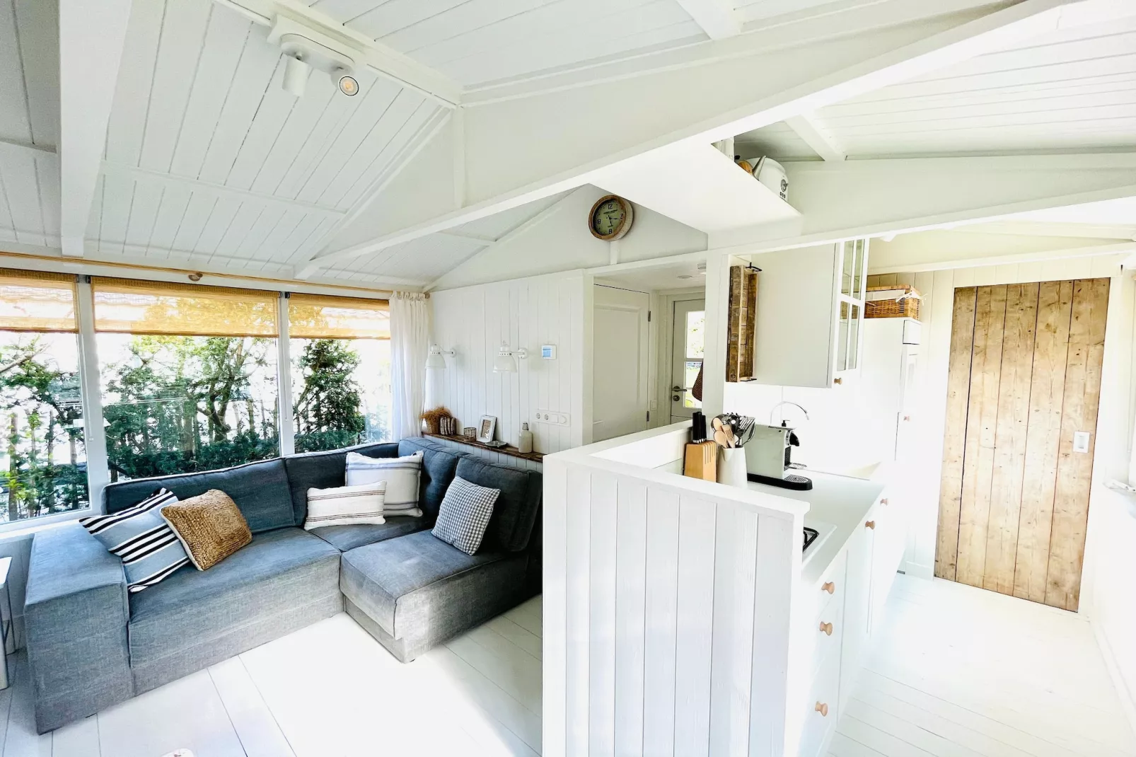 INFINITY-Living room