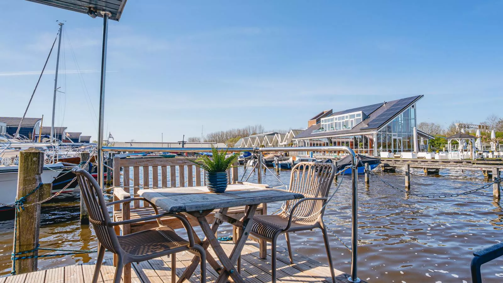 Tiny Houseboat De Woudaap - I-Terrace balcony