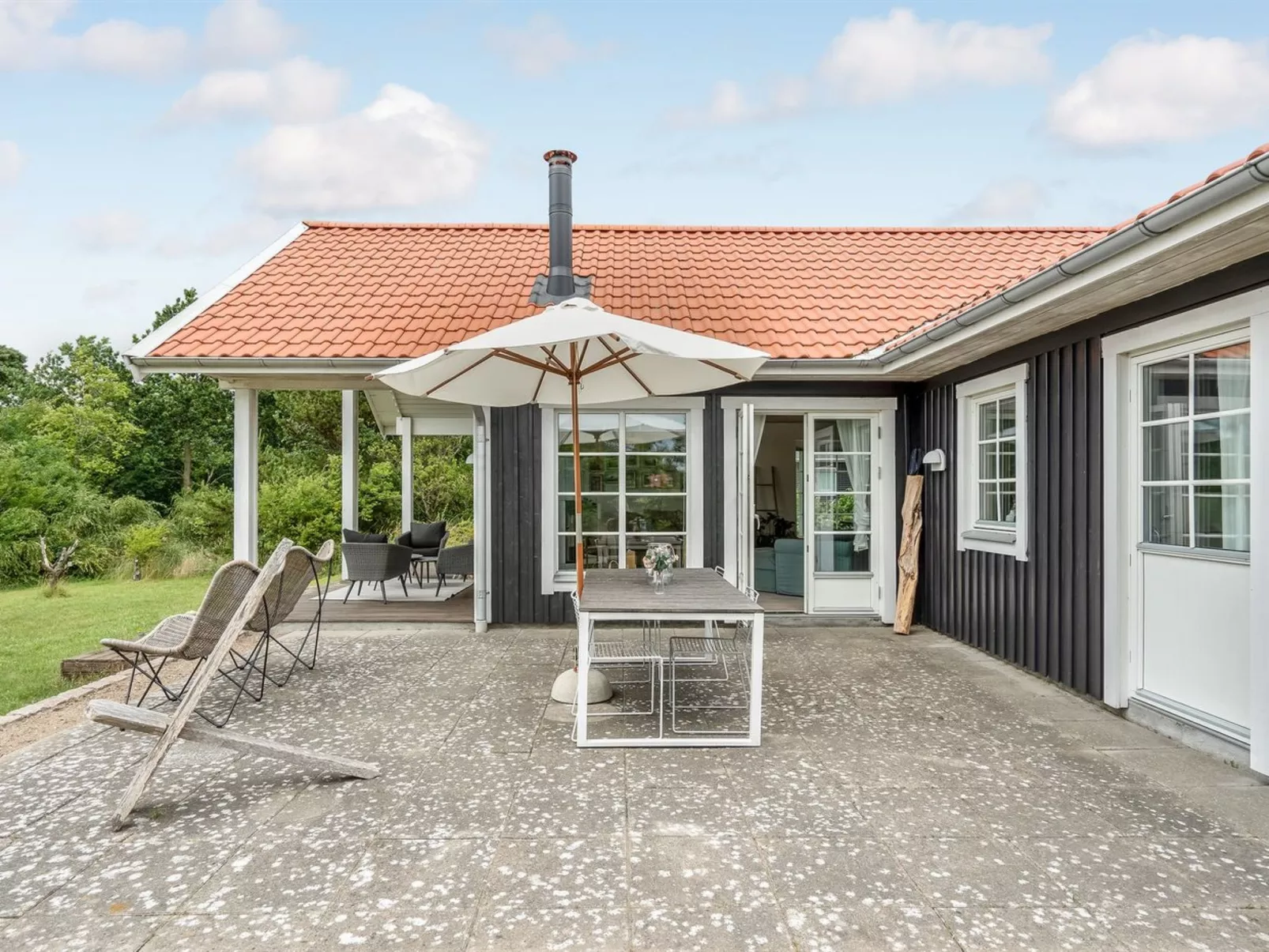 "Bernadete" - 50m to the fjord-Outside