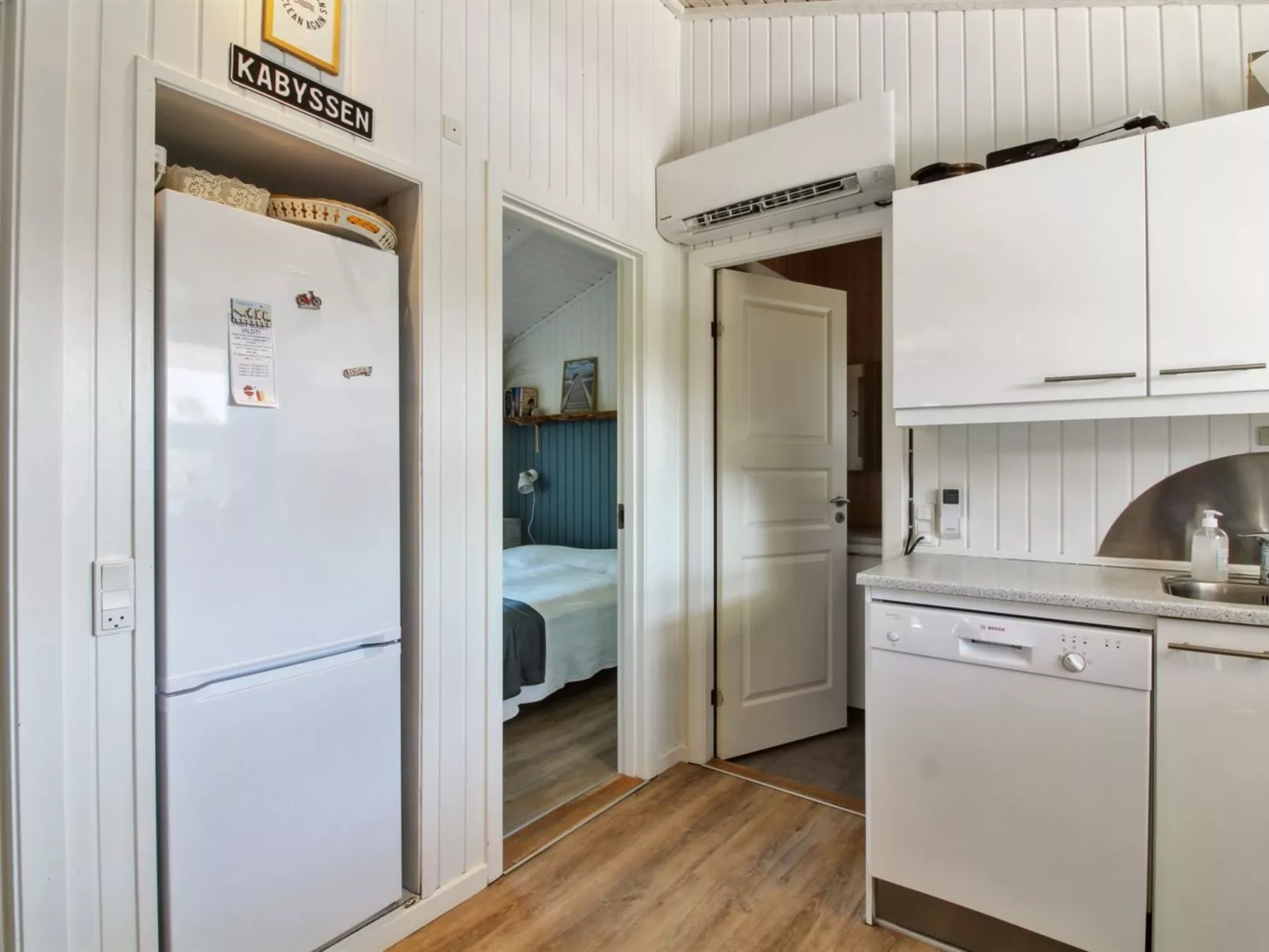 "Yessica" - 300m from the sea-Inside