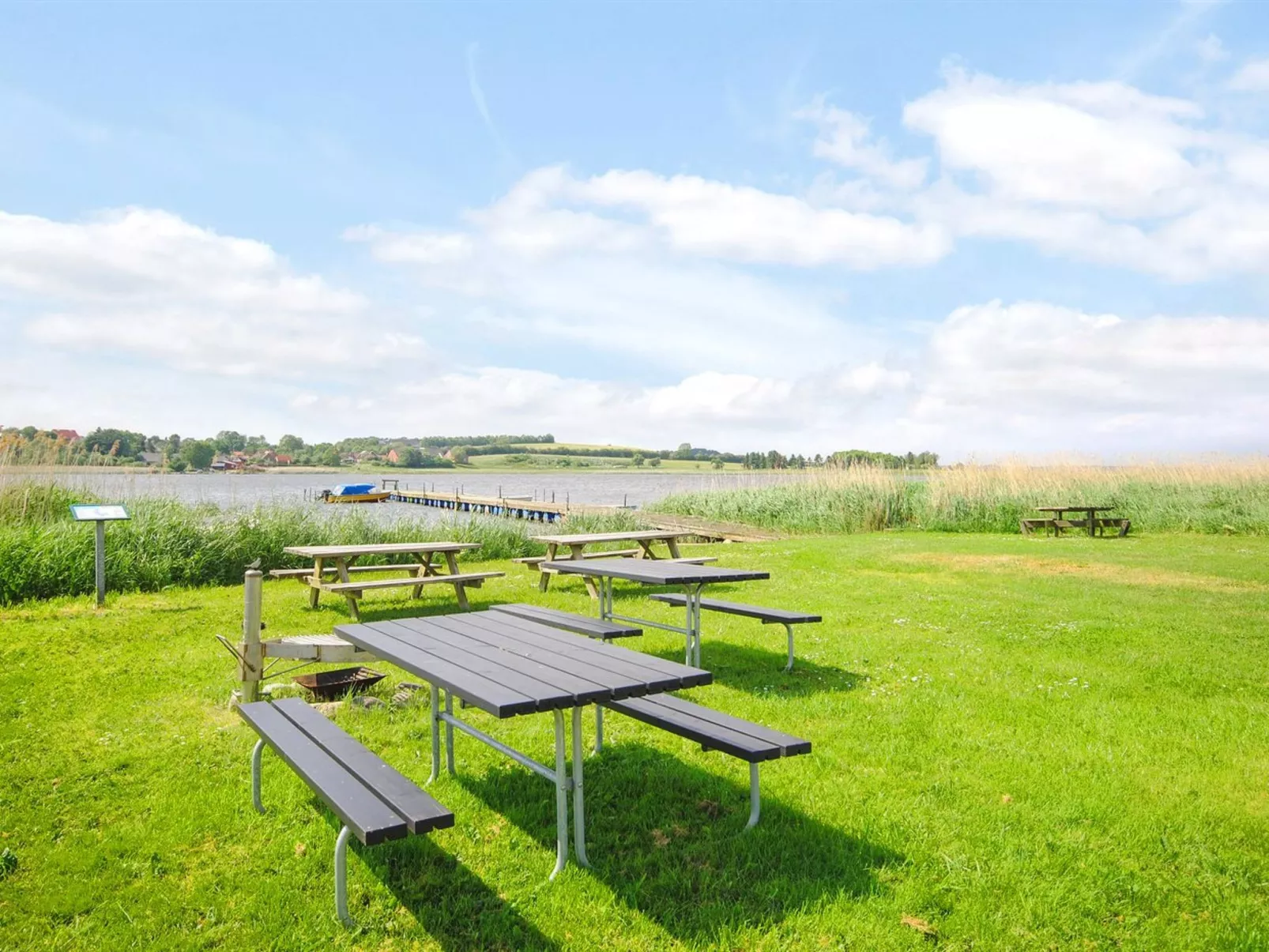 "Annabeth" - 300m to the fjord-Outside