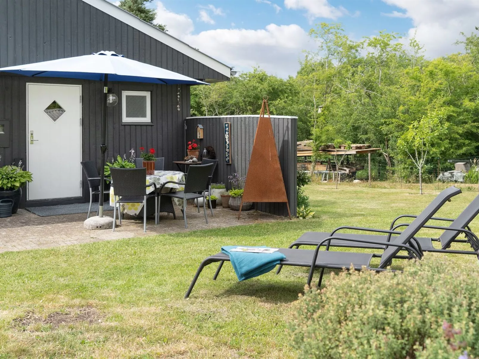 "Thersten" - 500m to the fjord-Outside