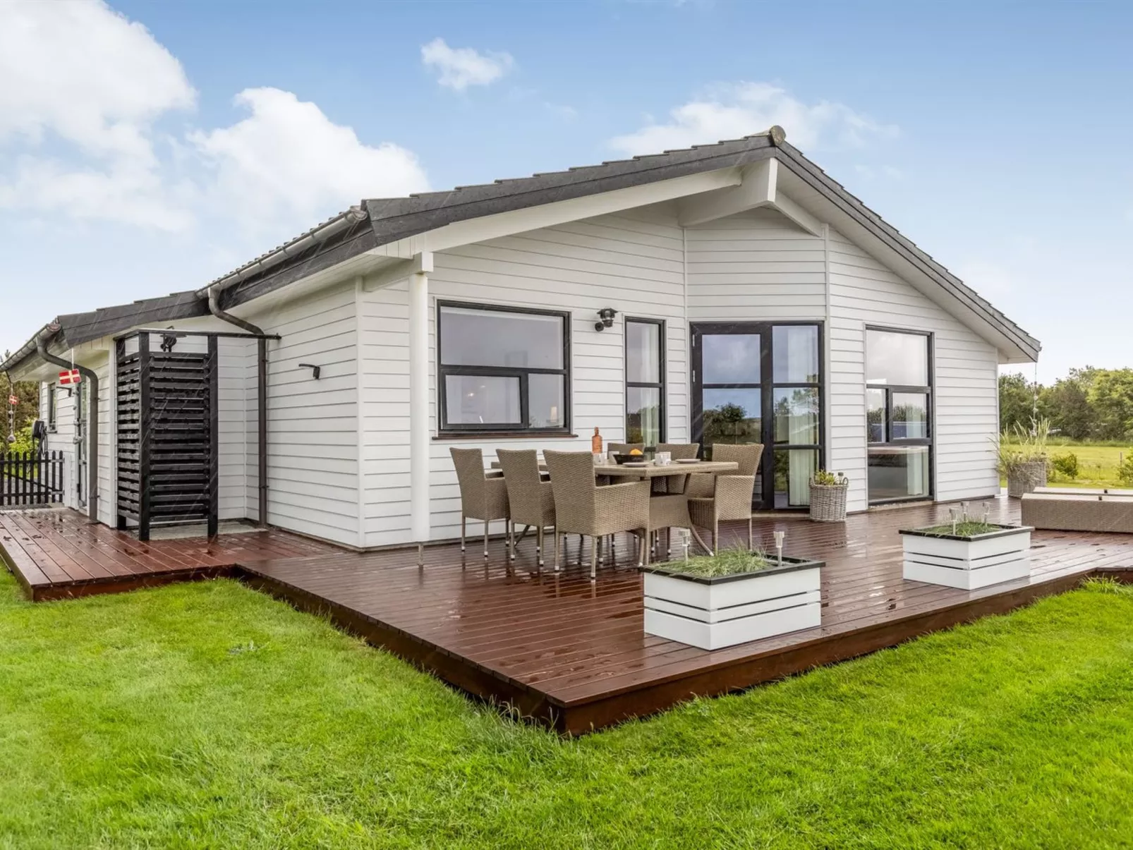 "Selke" - 300m to the fjord-Outside