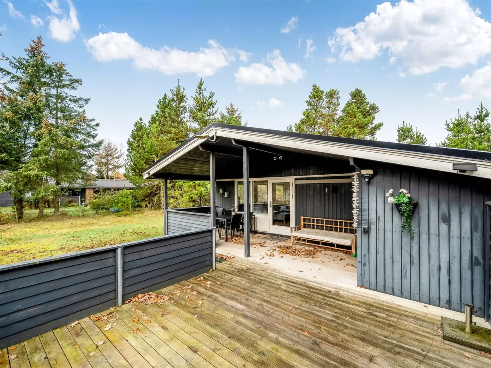 "Toimi" - 500m to the fjord-Outside