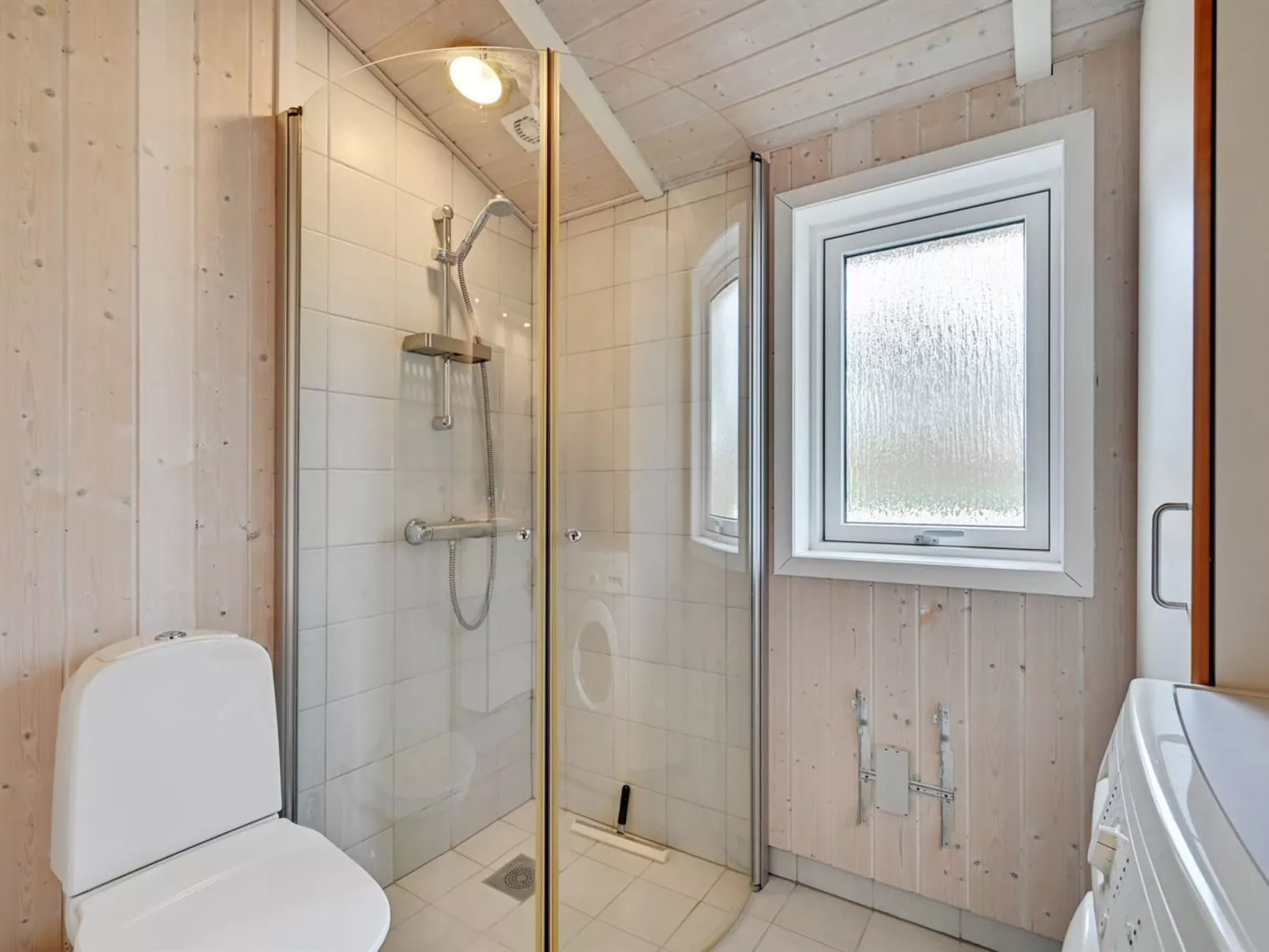 "Sitka" - 250m from the sea-Inside