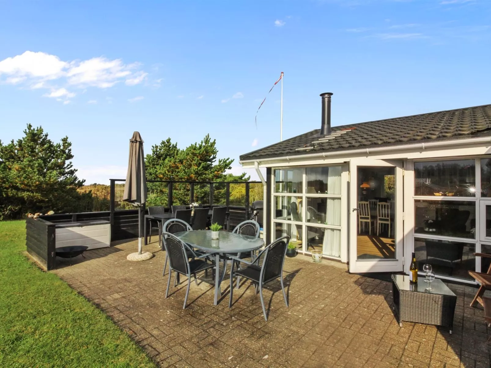 "Alice" - 1.3km from the sea-Outside