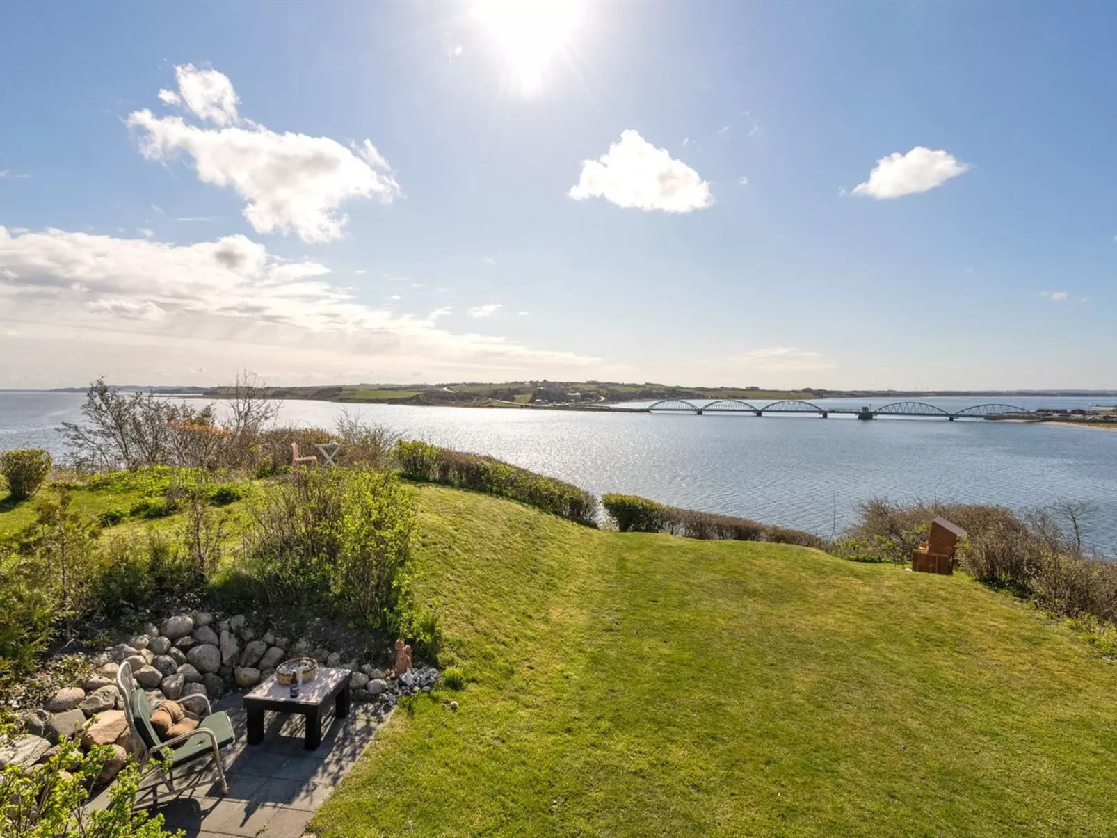 "Nielsen" - 30m to the fjord-Draußen