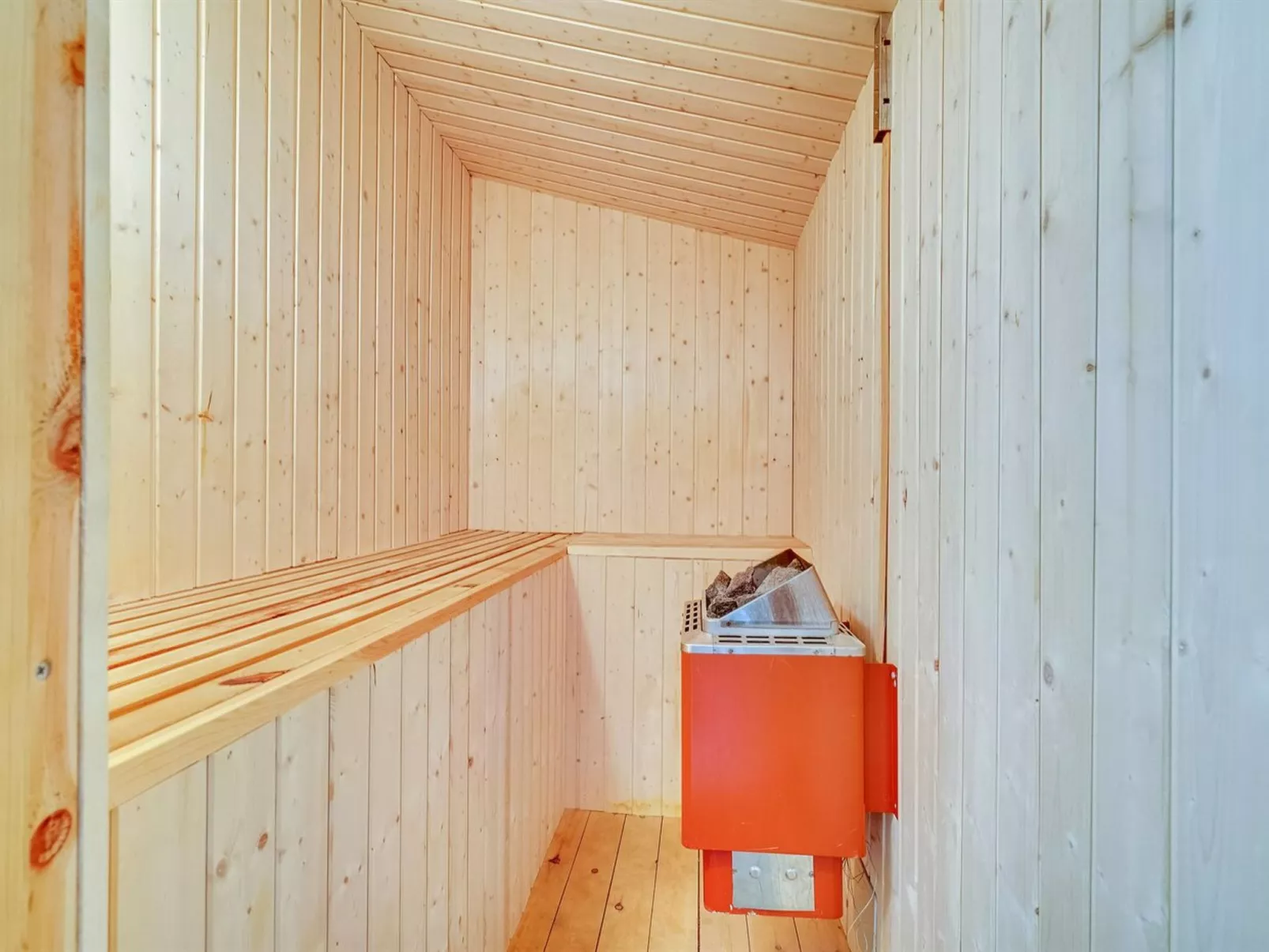 "Elinbjörn" - 1km from the sea-Dedans