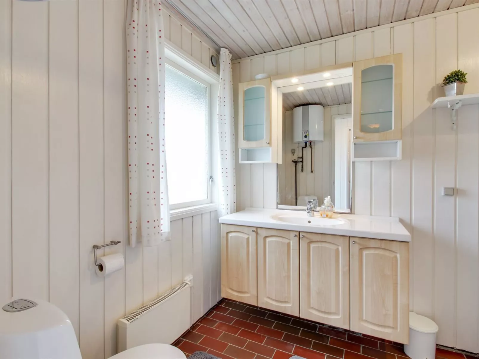 "Aase" -  from the sea-Dedans