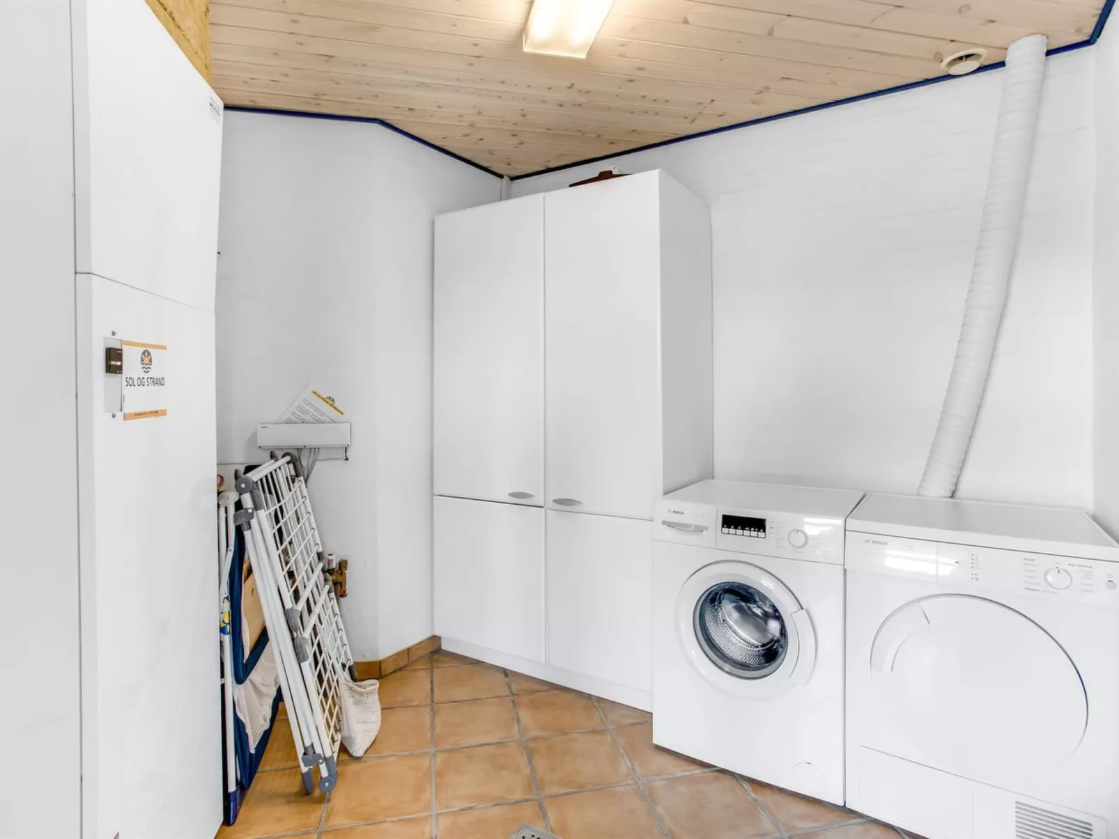 "Sjamme" - 1.2km from the sea-Inside