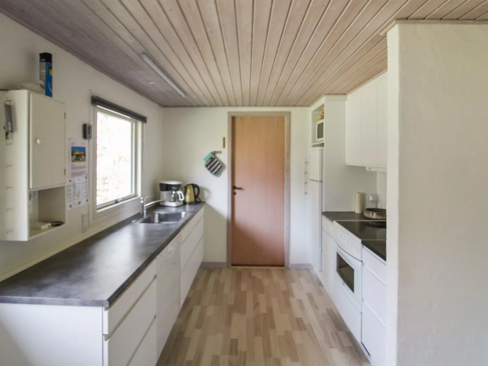 "Berthilde" - 400m from the sea-Inside