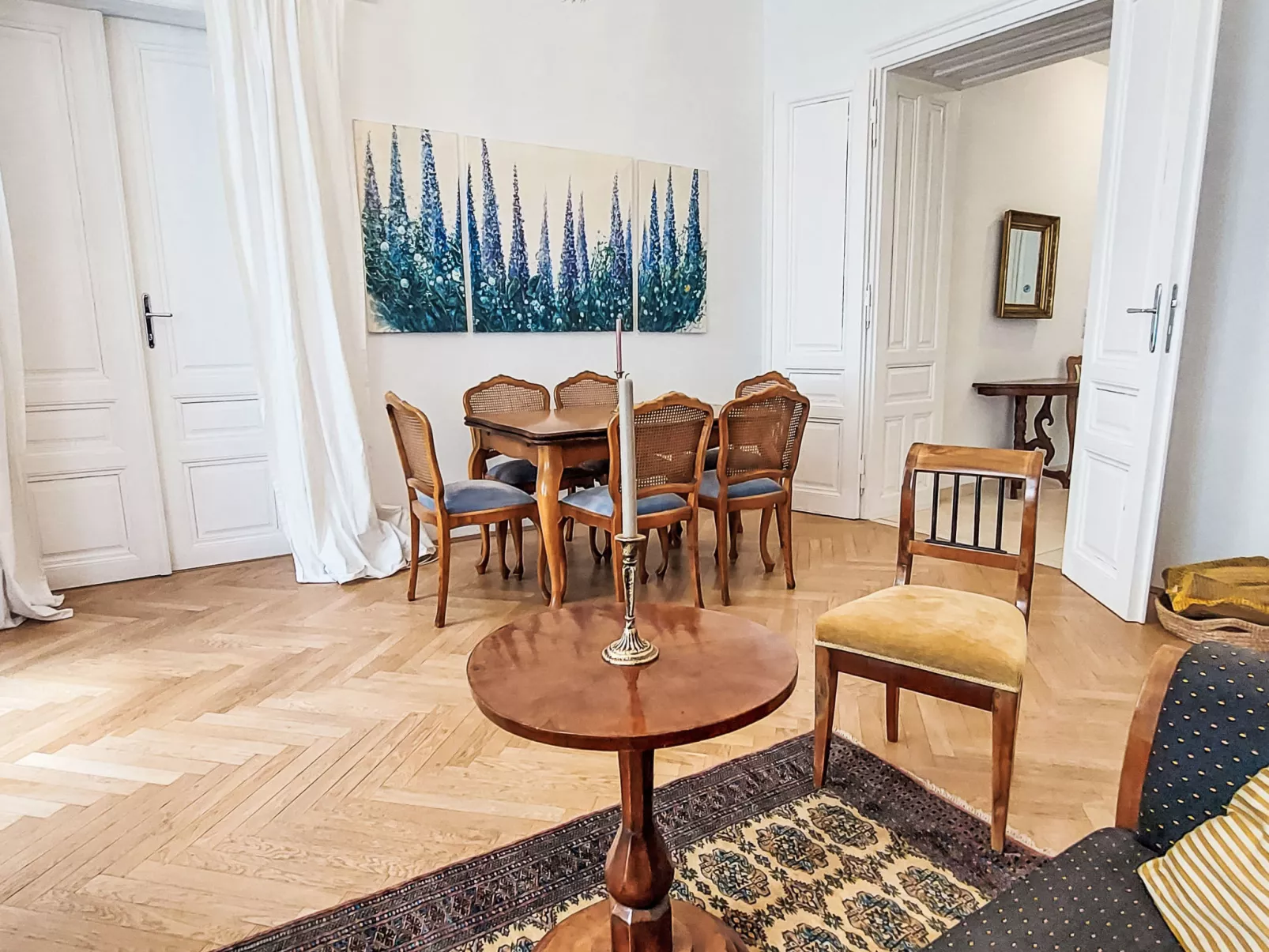 Sobieskiplatz-Drinnen