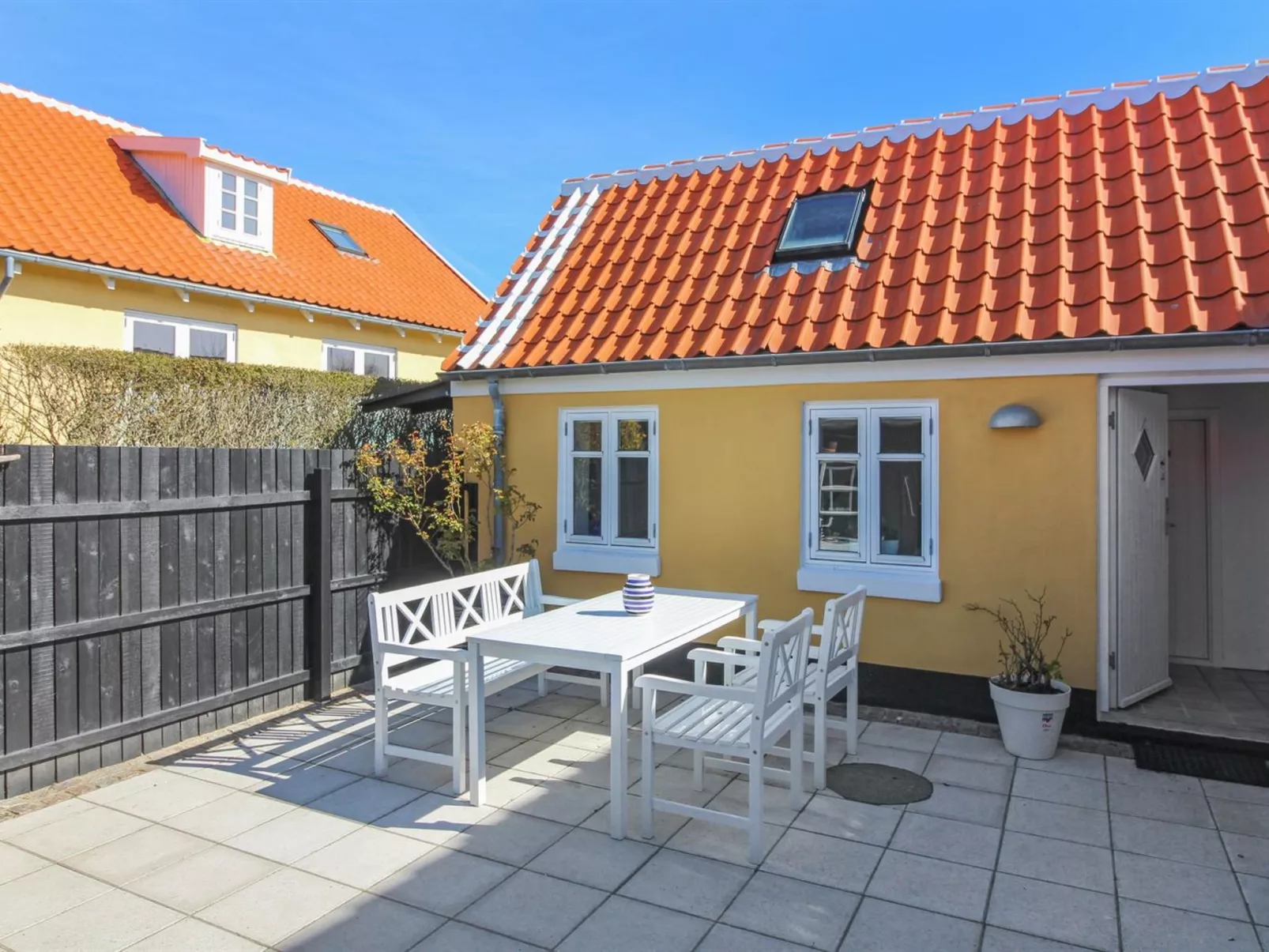 "Gunulf" - 150m from the sea-Draußen