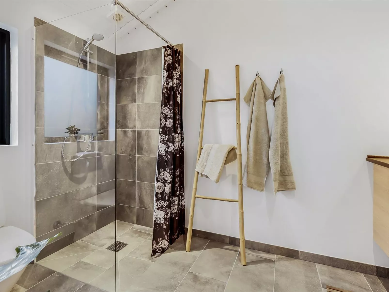 "Sasja" - 1.5km from the sea-Drinnen