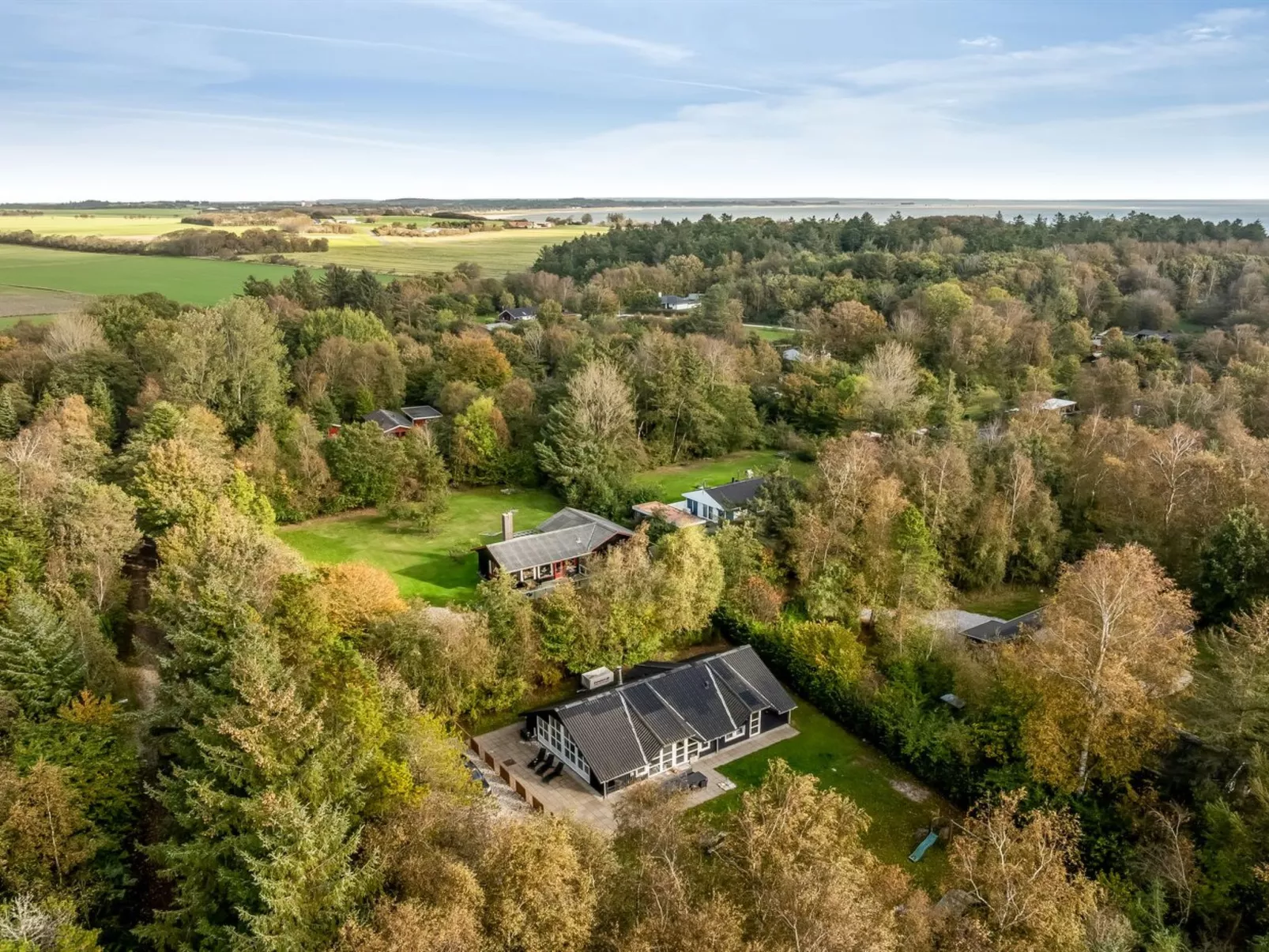 "Eisa" - 300m to the fjord-Outside