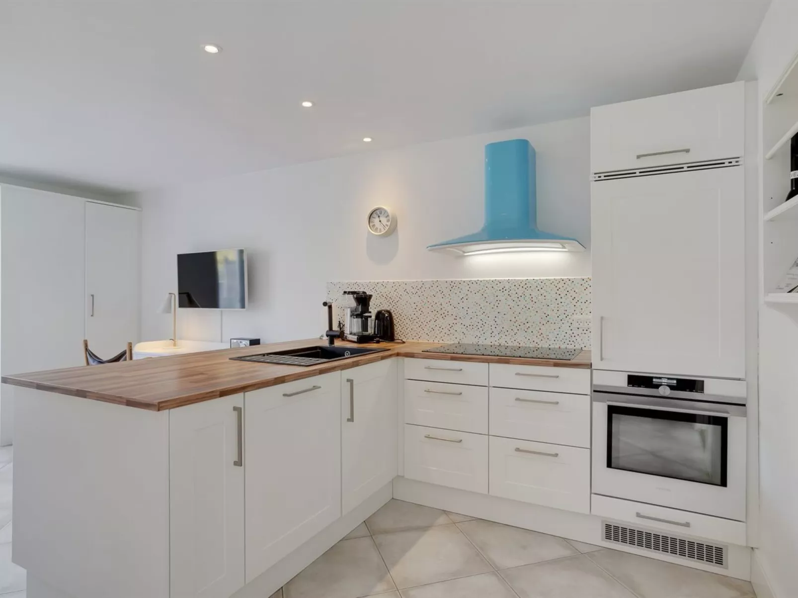 "Lenke" - 100m from the sea-Inside