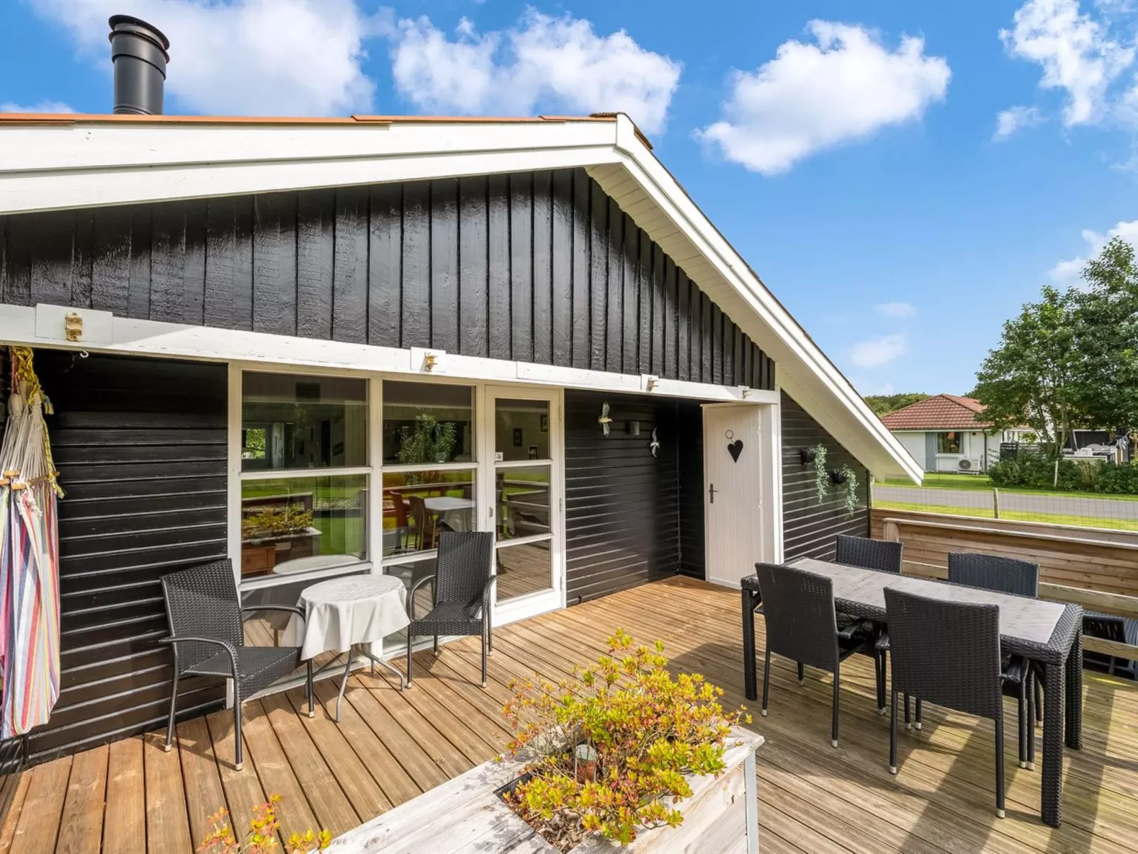 "Fritzie" - 600m to the fjord-Outside