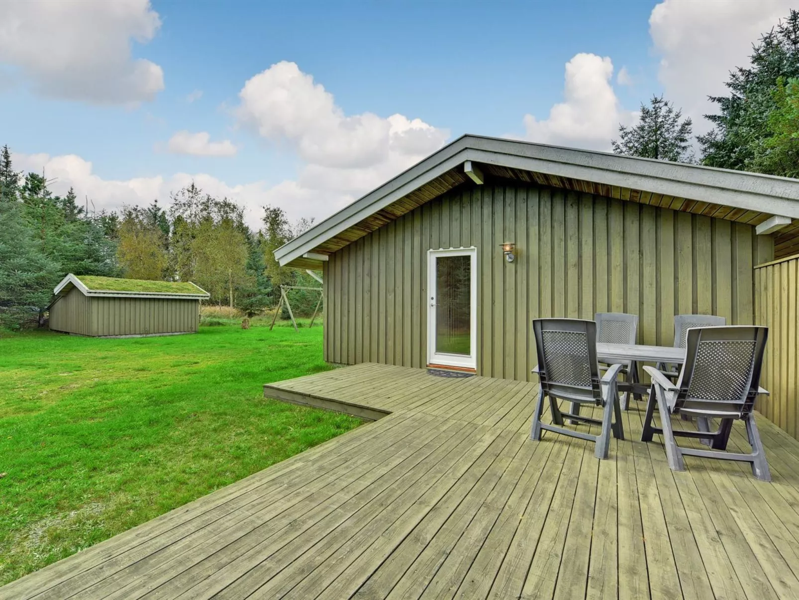 "Editt" - 2km from the sea-Outside