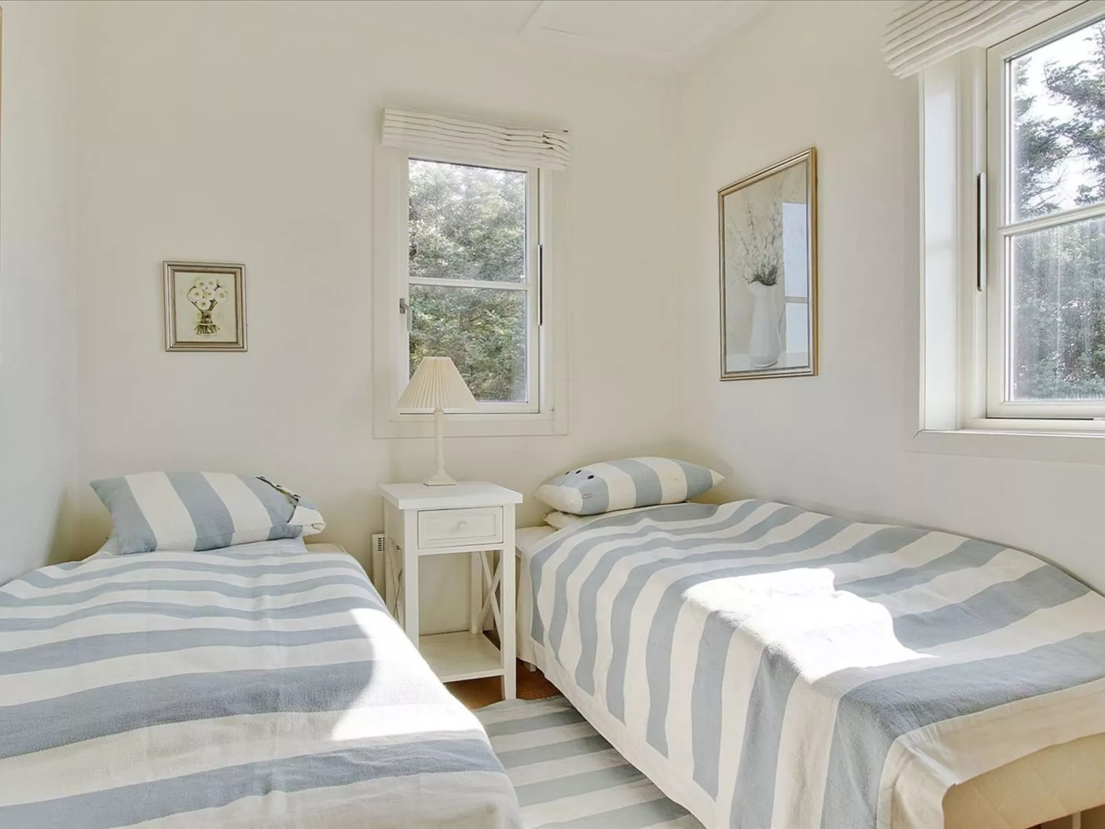 "Hubertine" - 100m to the fjord-Drinnen