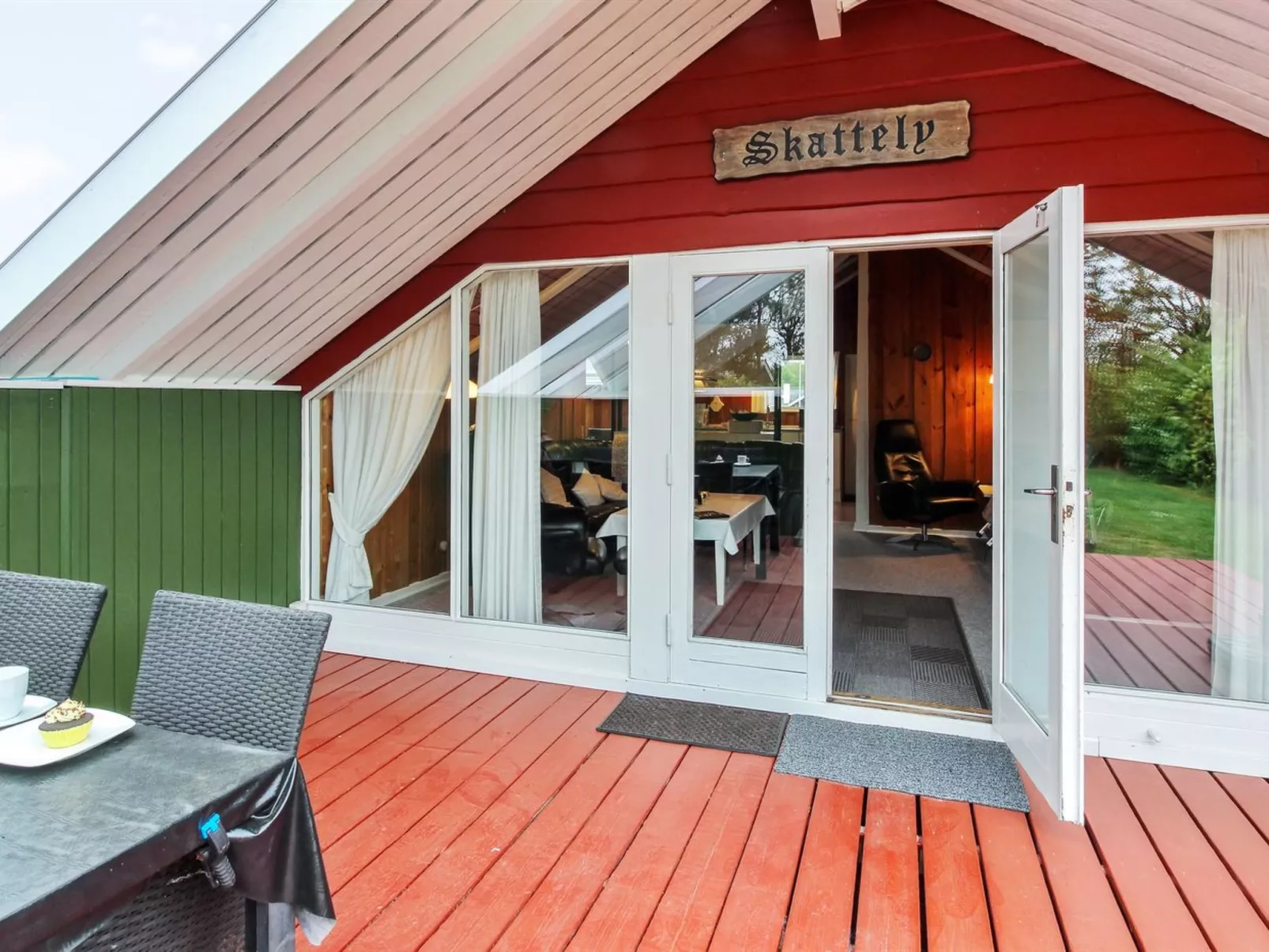 "Sebiorn" - 300m to the fjord-Outside