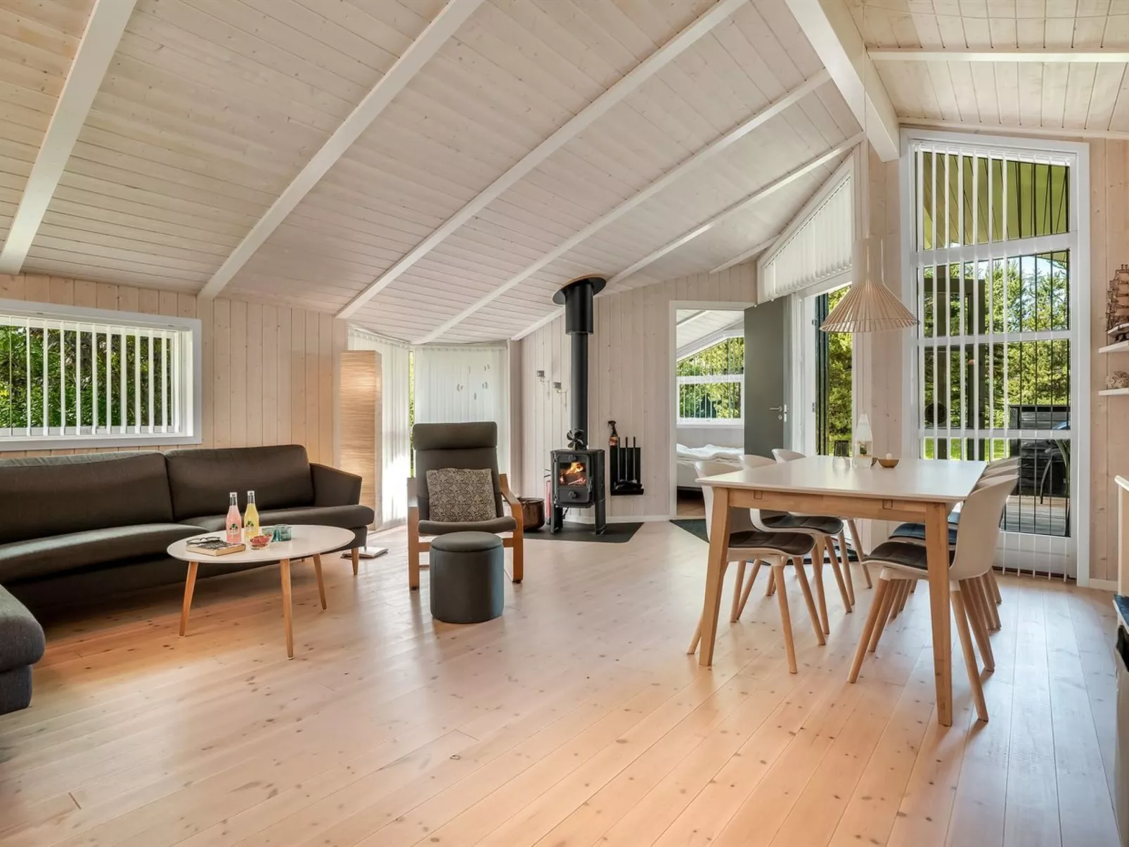 "Barnet" - 2.2km from the sea-Dedans