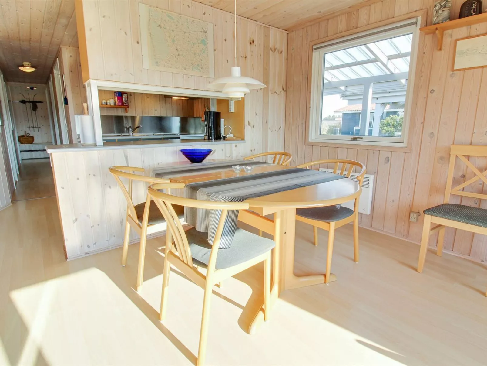 "Maika" - 800m to the fjord-Drinnen