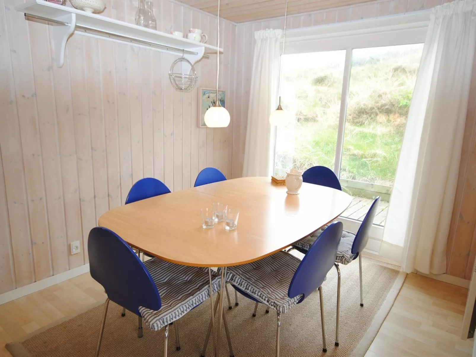 "Elmeri" -  from the sea-Inside