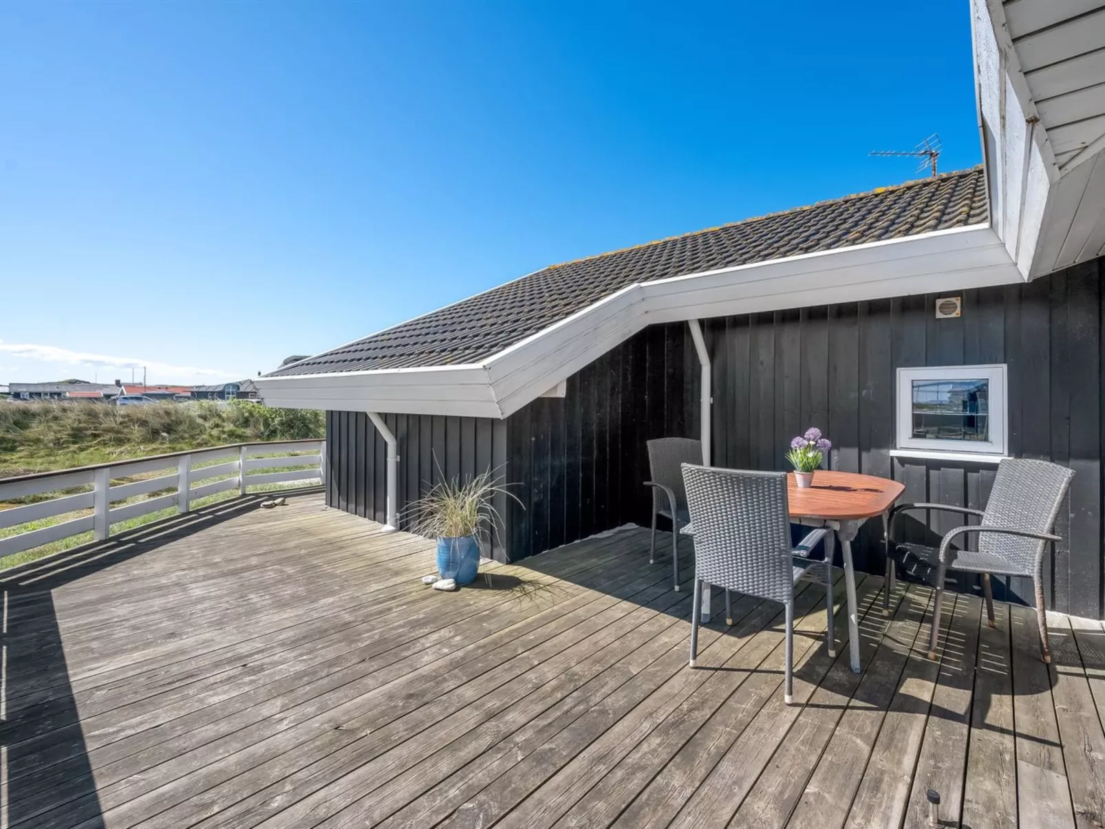 "Sylta" -  from the sea-Outside