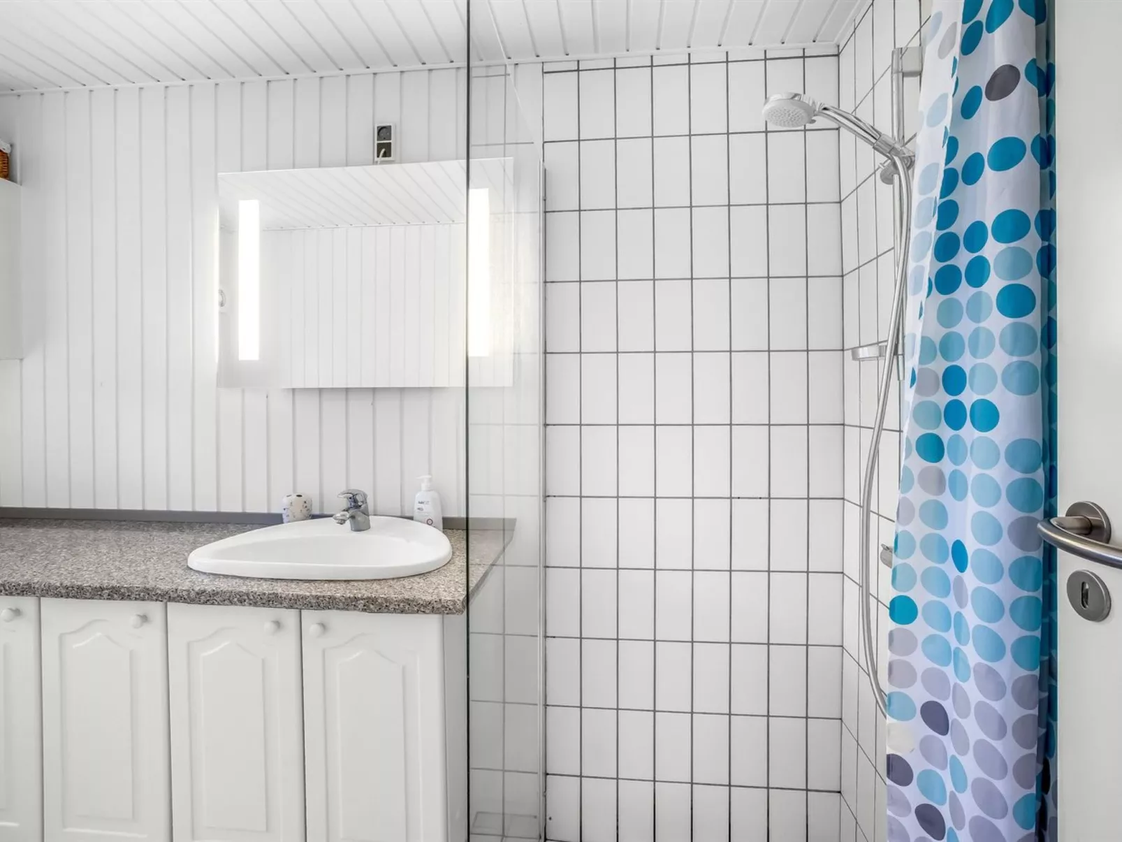 "Lilo" - 1km from the sea-Inside