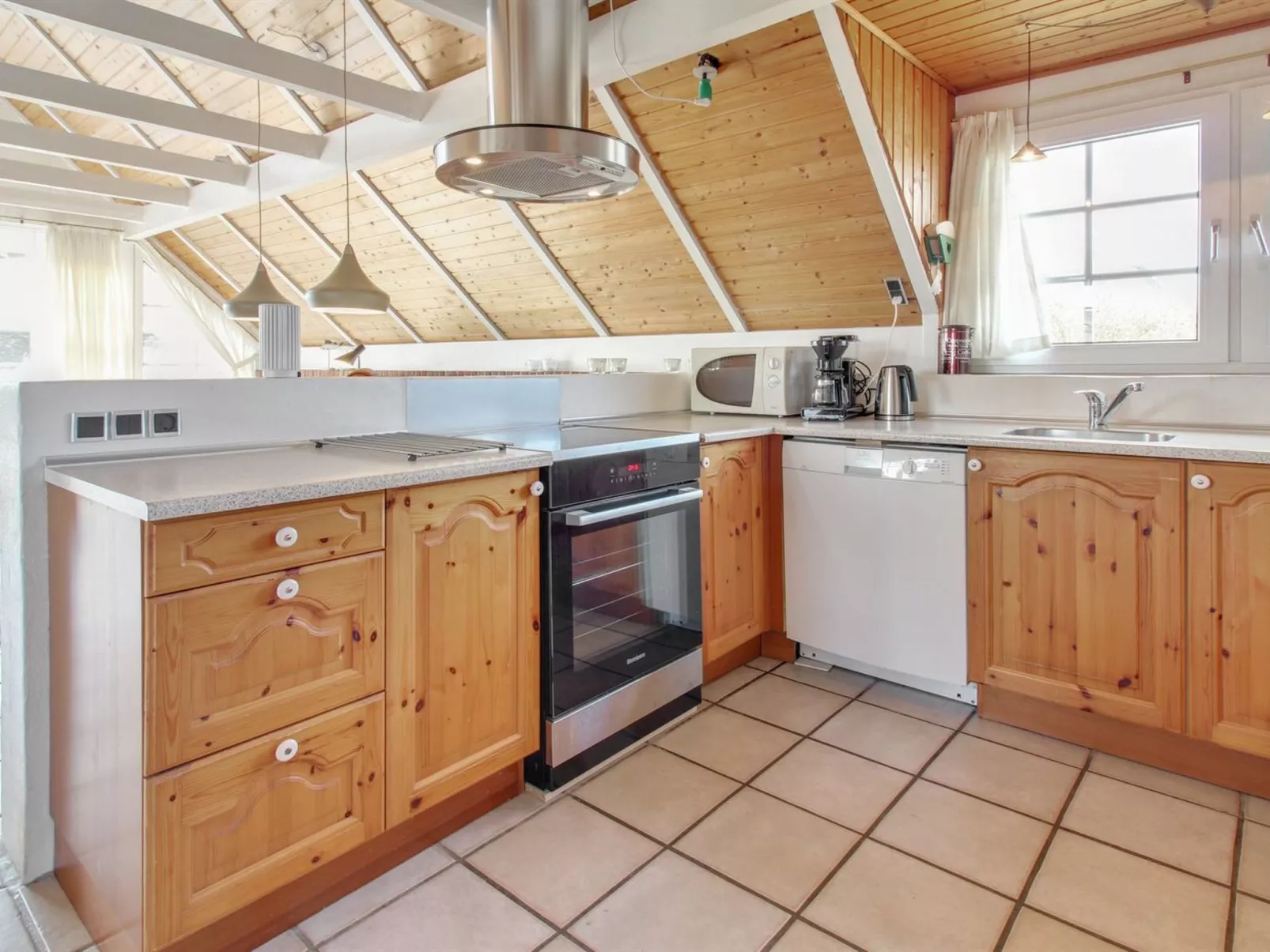 "Edvard" - 400m from the sea-Dedans