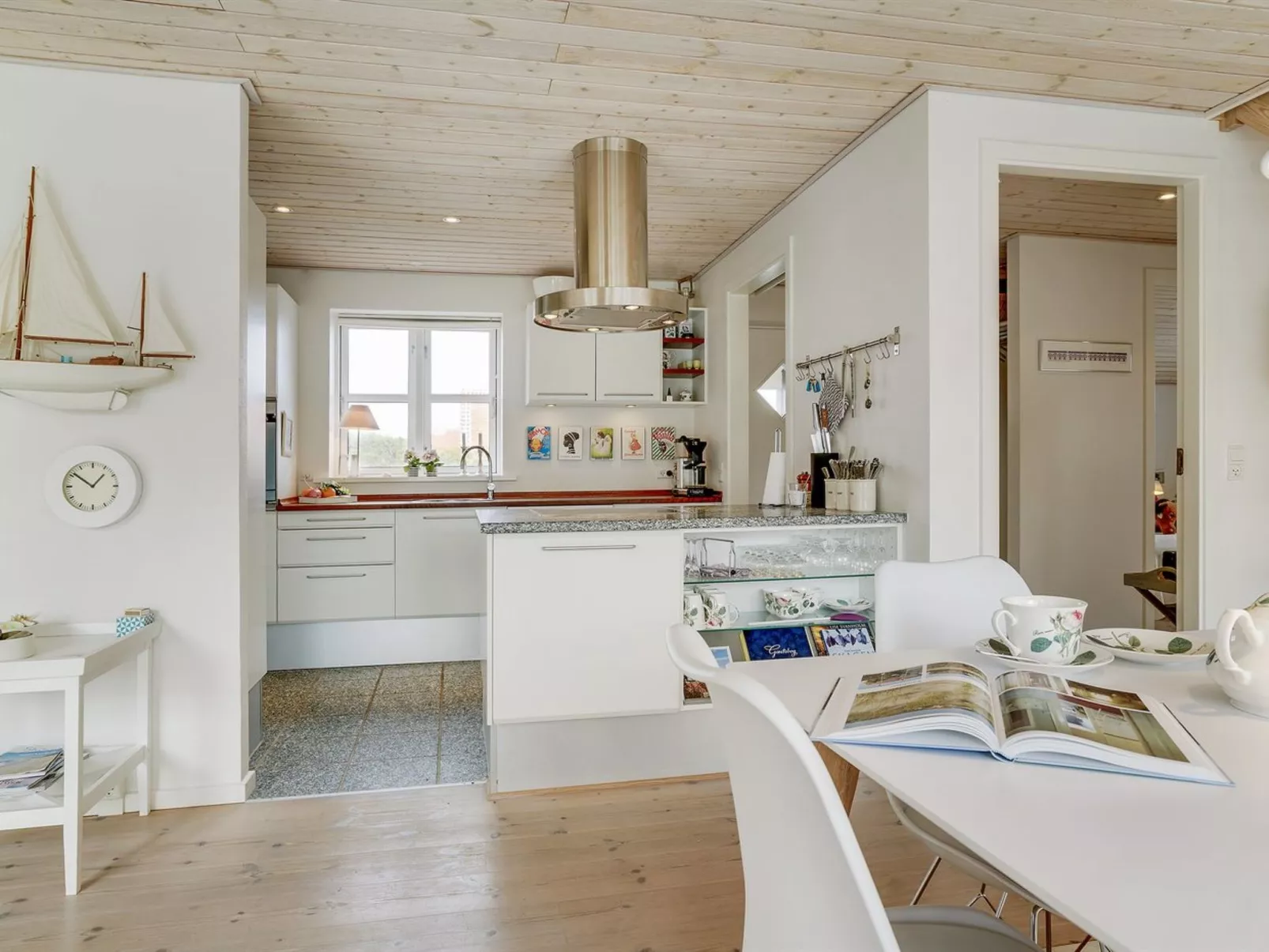 "Hialmar" - 400m from the sea-Dedans