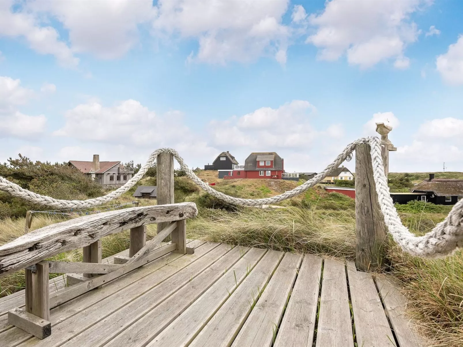 "Thrond" - 200m from the sea-Draußen