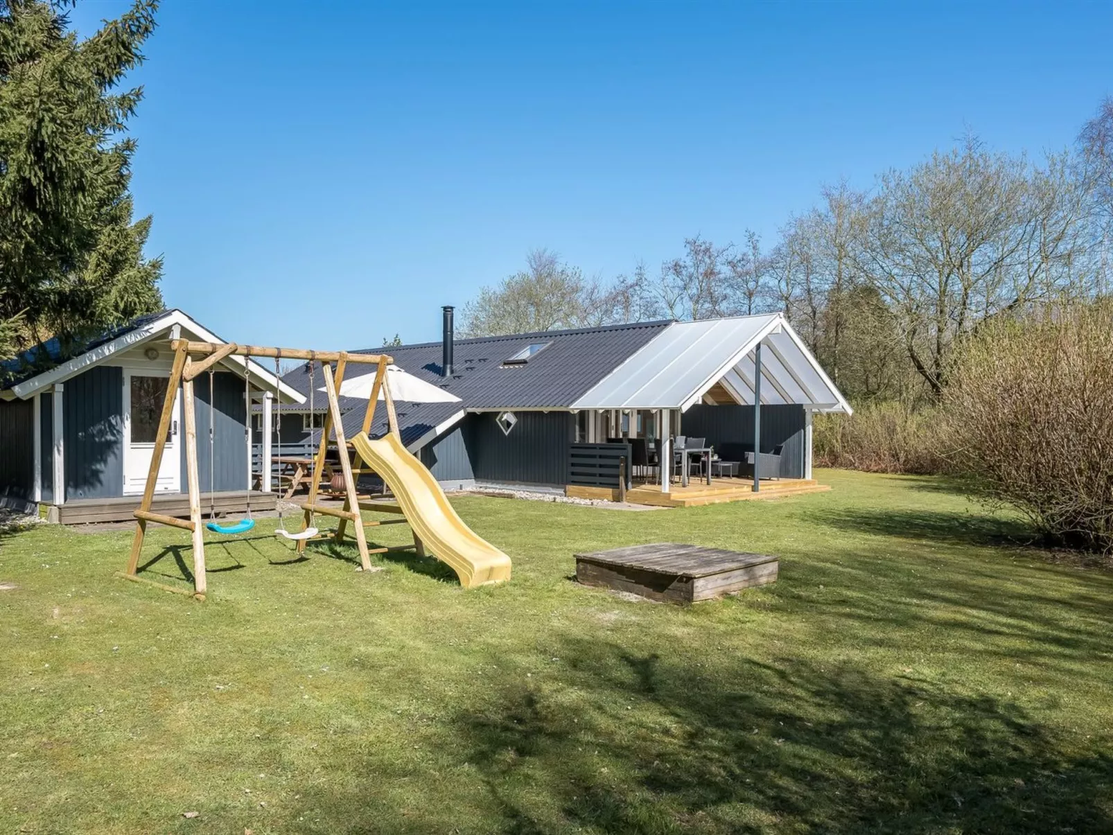 "Snefrid" - 12km from the sea-Outside