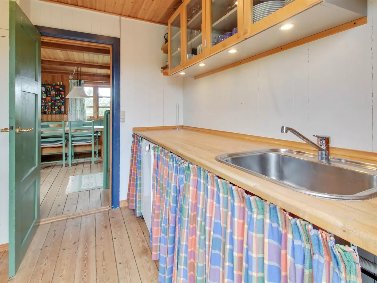 "Jon" - 400m from the sea-Dedans