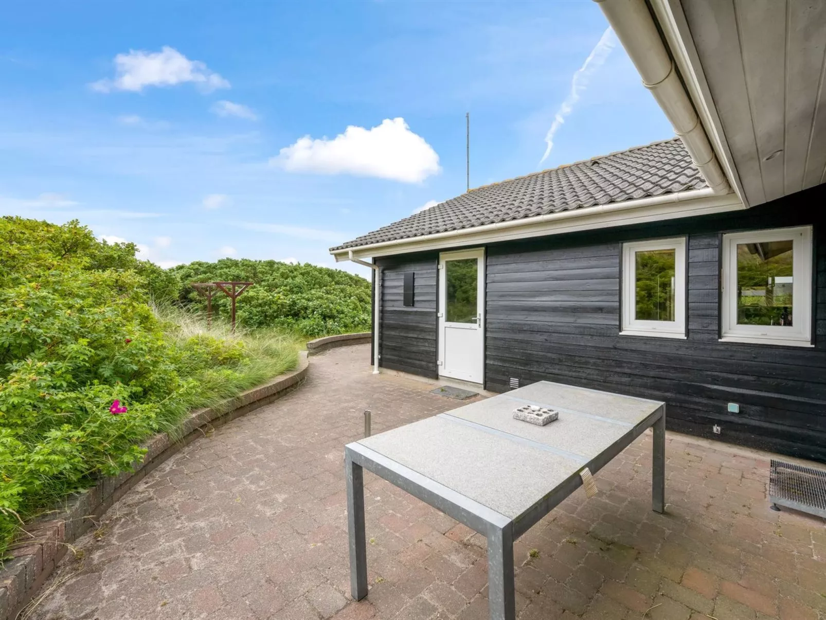 "Eugenie" - 450m from the sea-Draußen