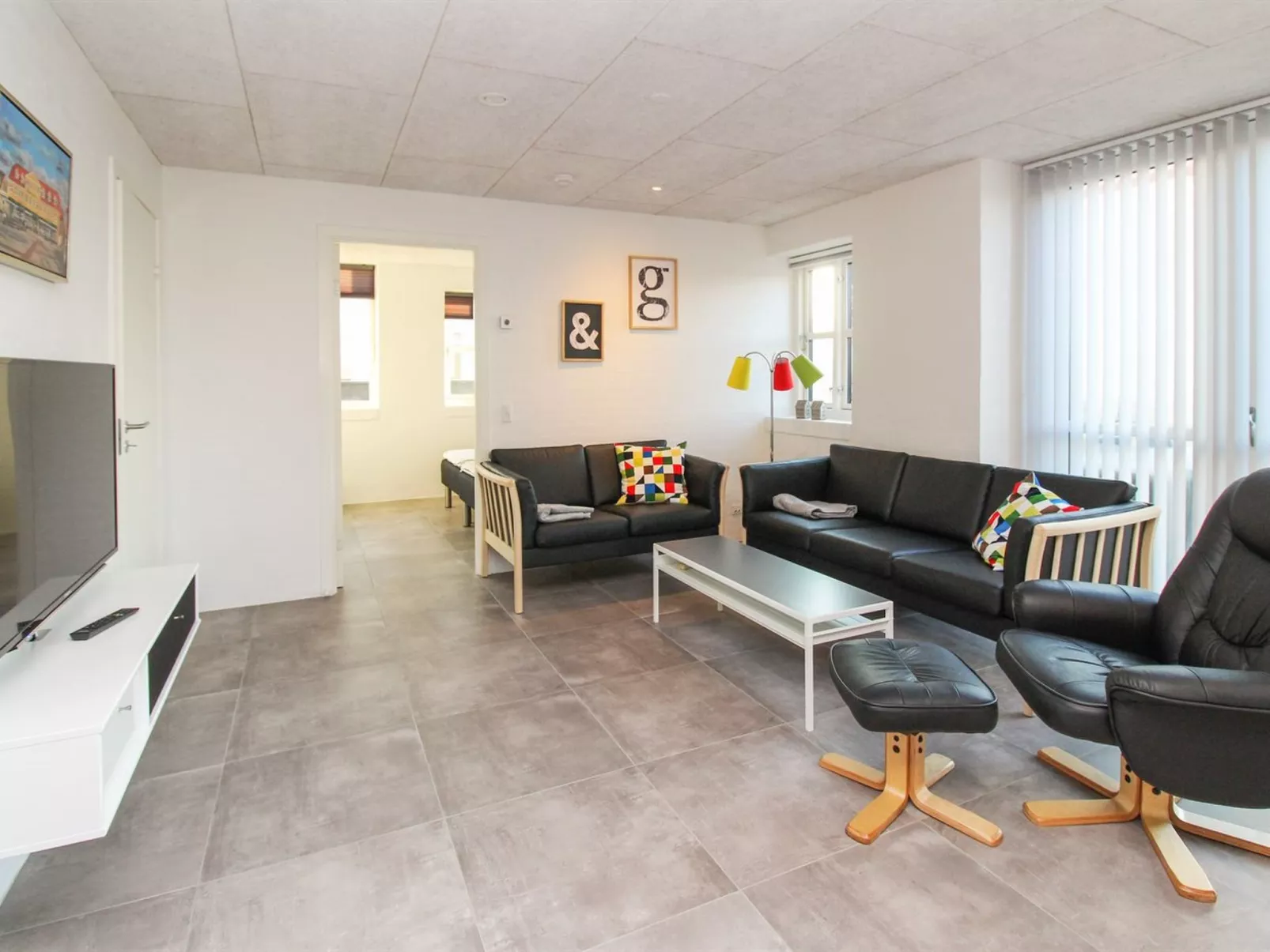 "Halldis" - 600m from the sea-Inside