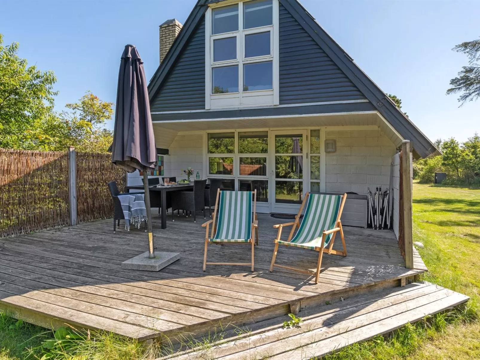 "Amelia" - 250m to the fjord-Outside