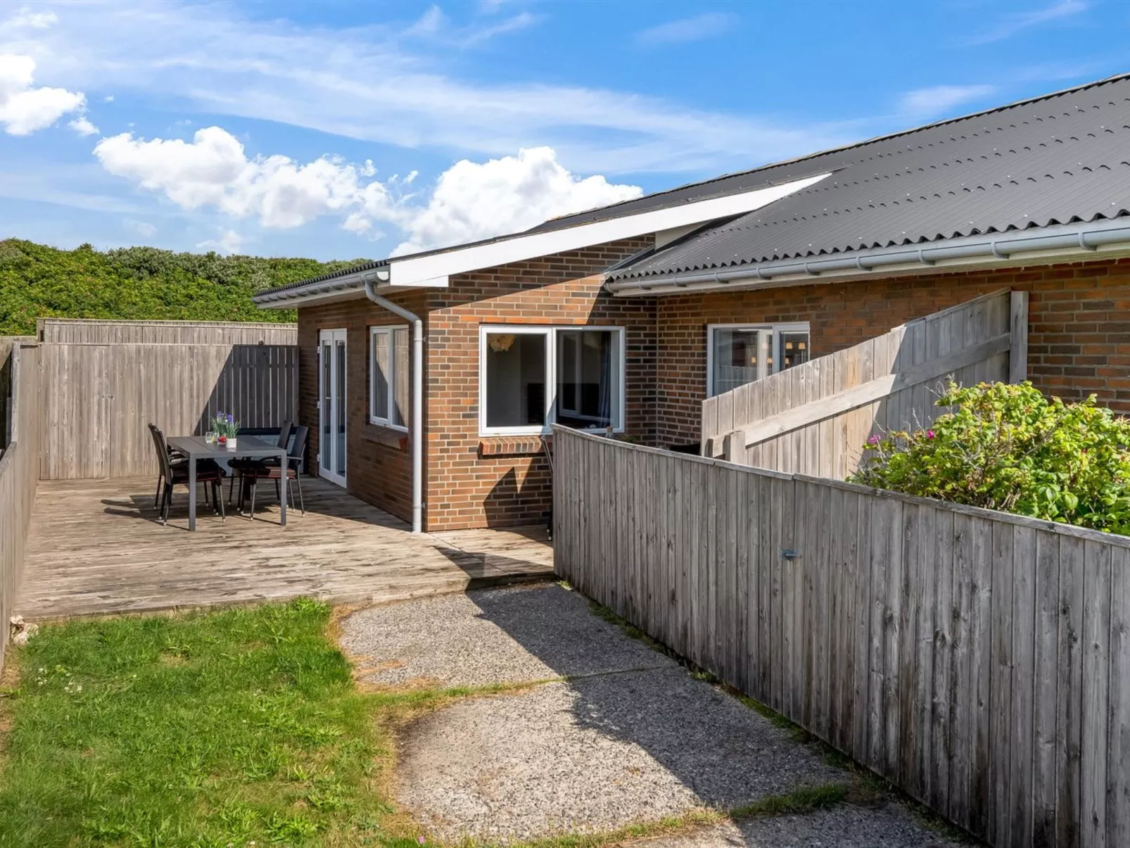 "Heming" - 100m from the sea-Outside