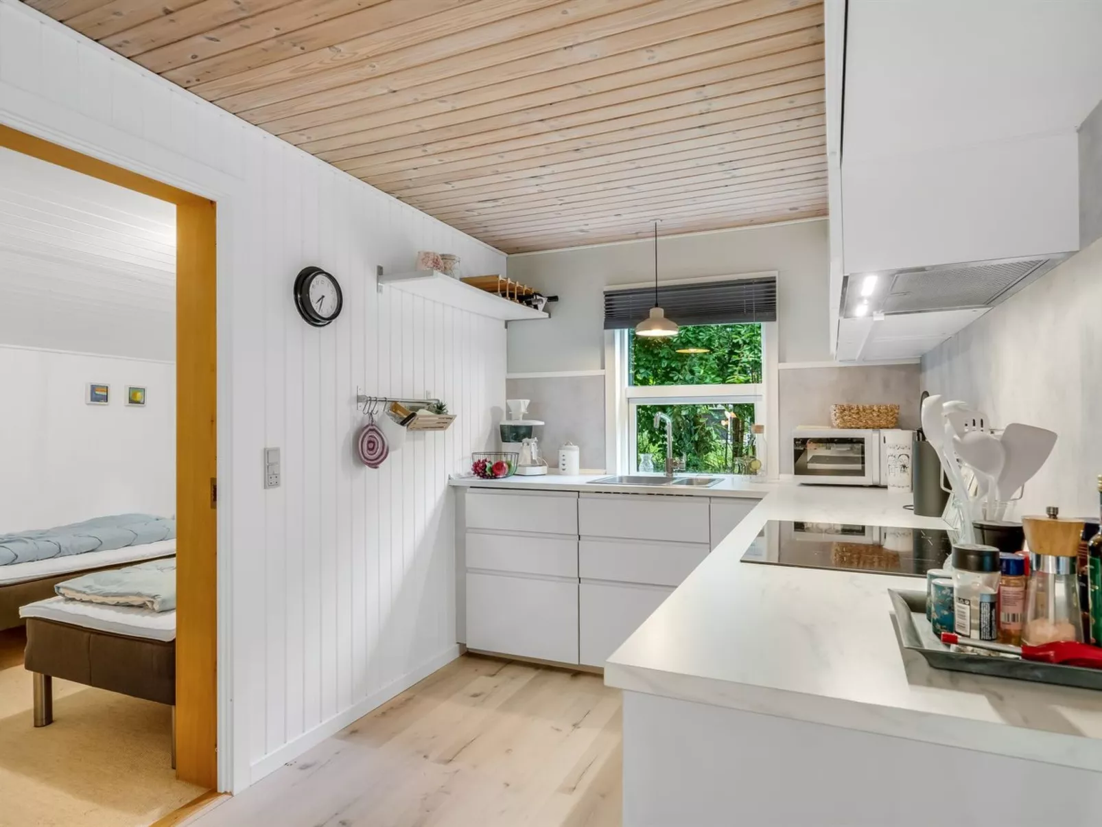 "Fergie" - 400m from the sea-Inside