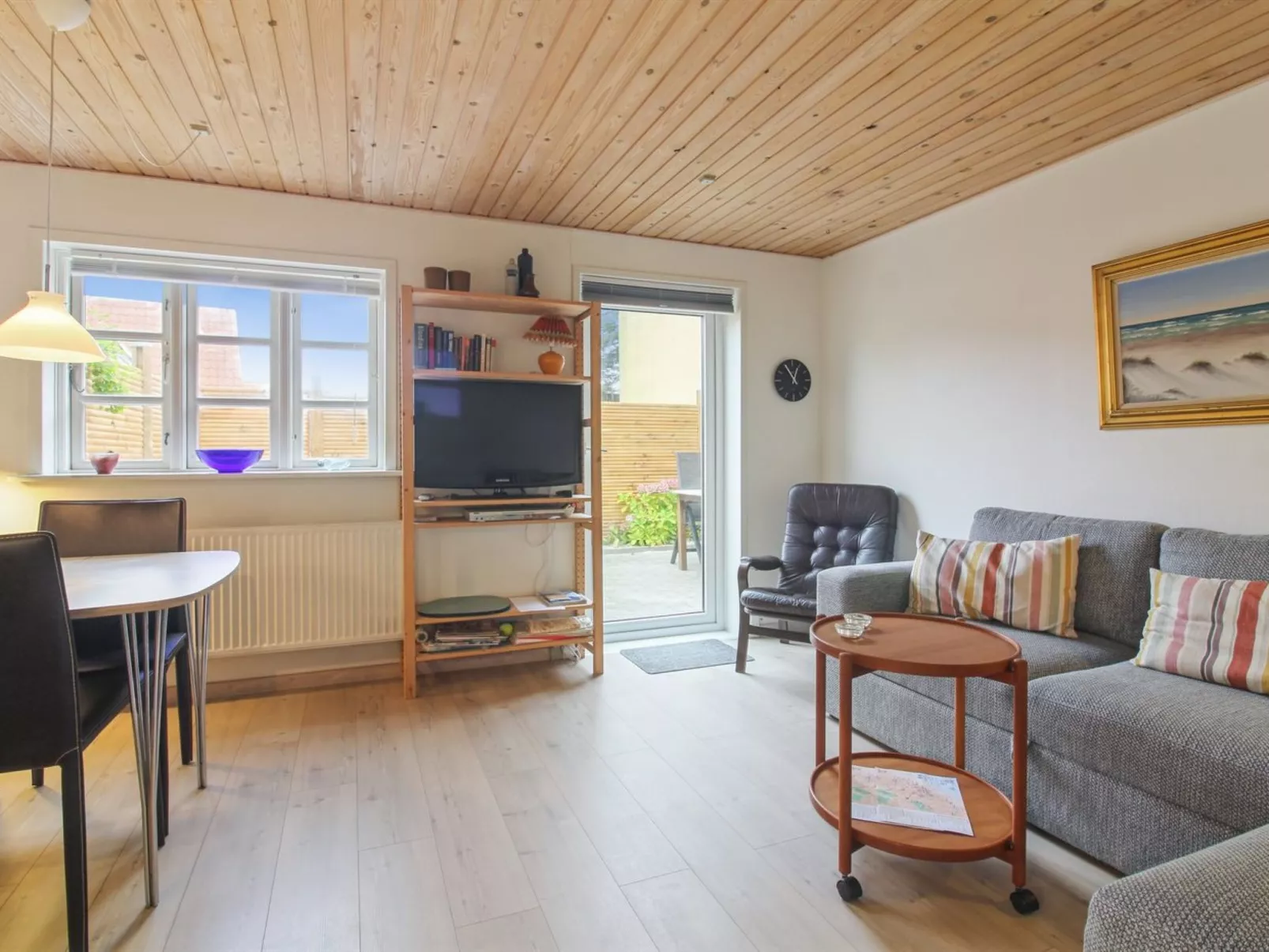 "Armi" - 75m from the sea-Drinnen