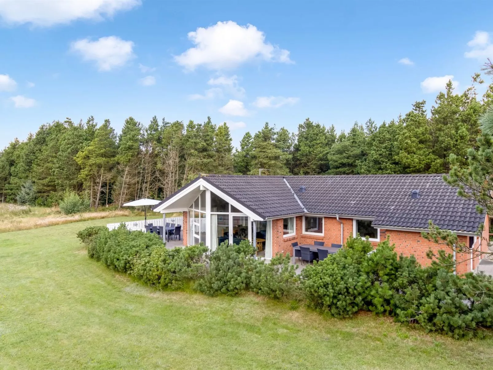 "Taisto" - 1.8km from the sea-Outside