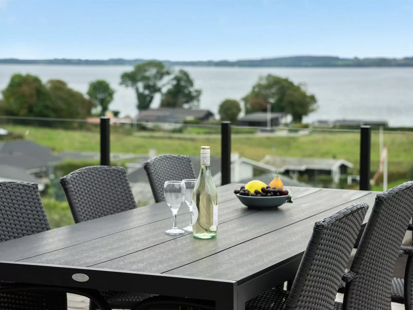 "Karli" - 330m to the fjord-Outside