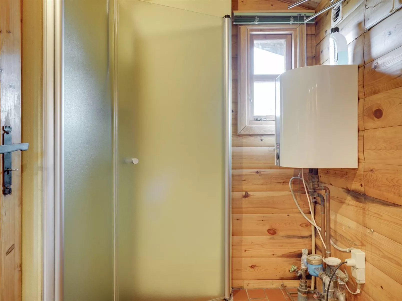 "Thrym" - 900m from the sea-Inside