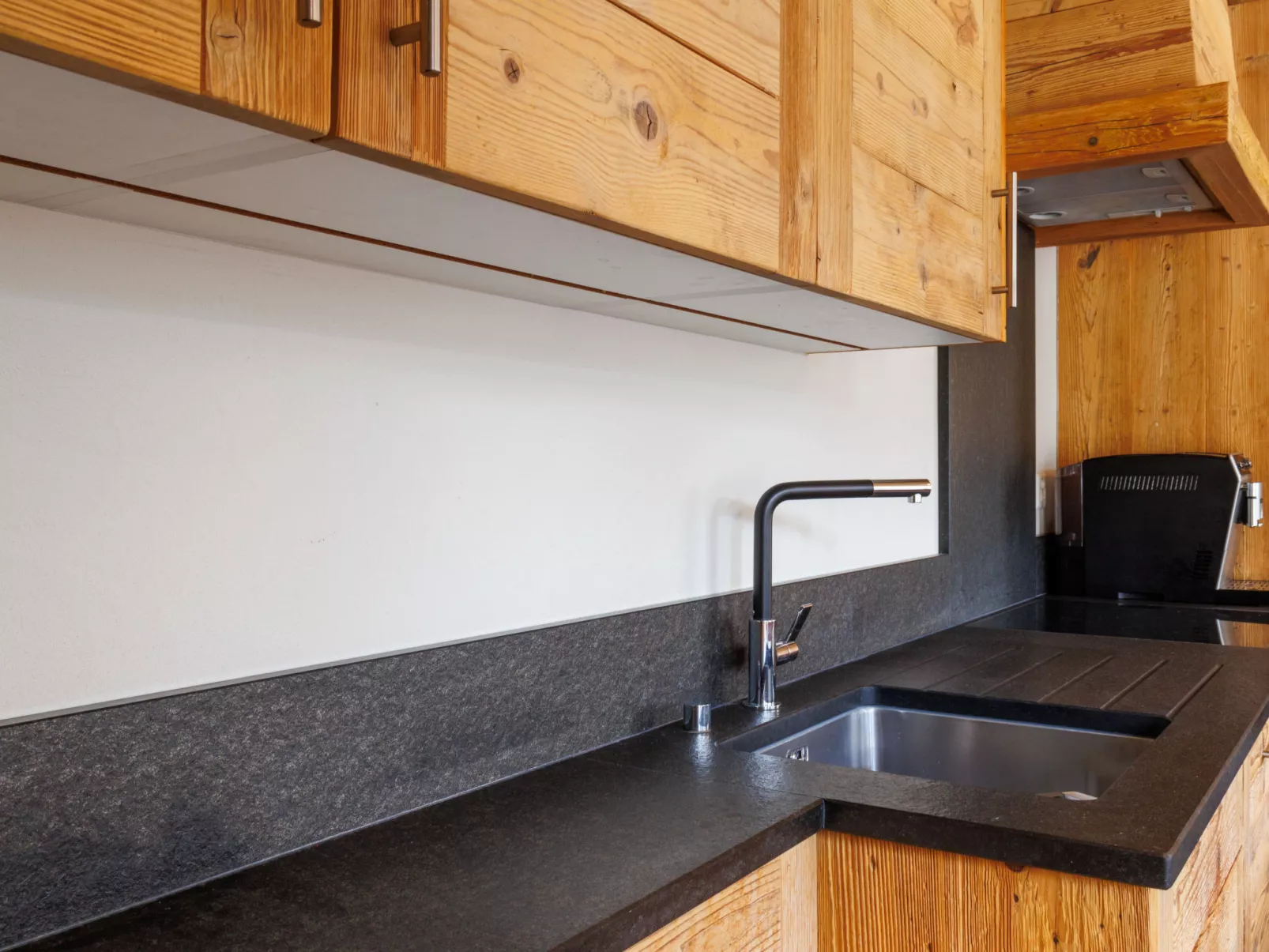 Rosablanche D Attique-Inside