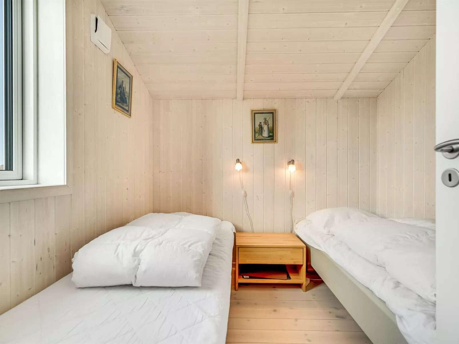 "Duschanka" - 50m to the fjord-Dedans