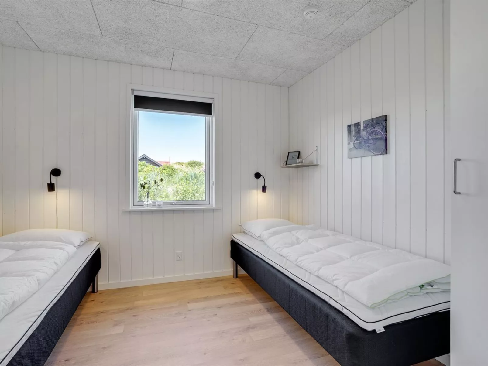 "Alvhild" -  from the sea-Dedans