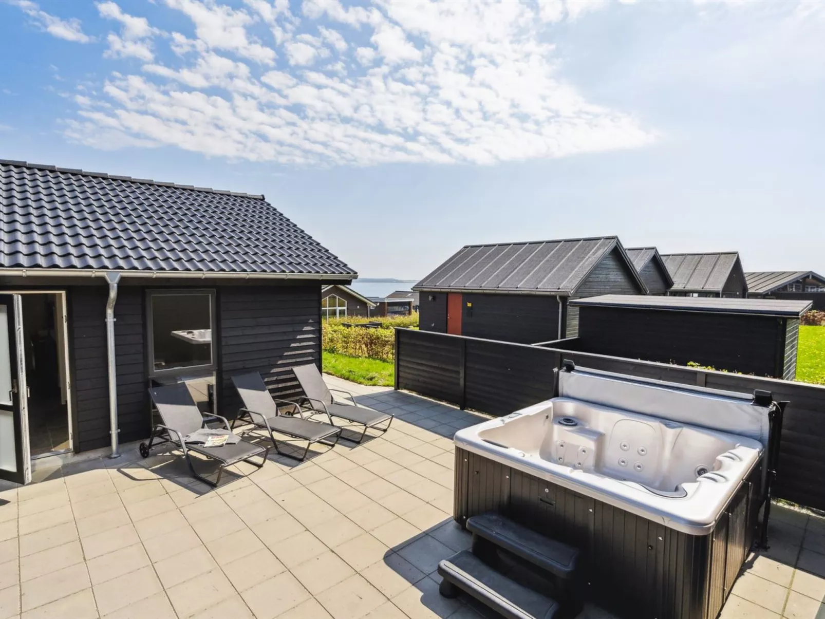 "Helina" - 180m from the sea-Dehors