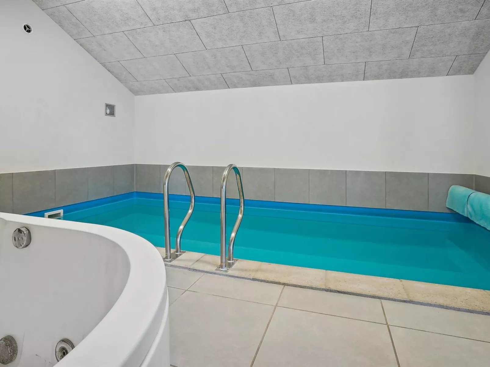 "Tenaya" - 200m from the sea-Dedans