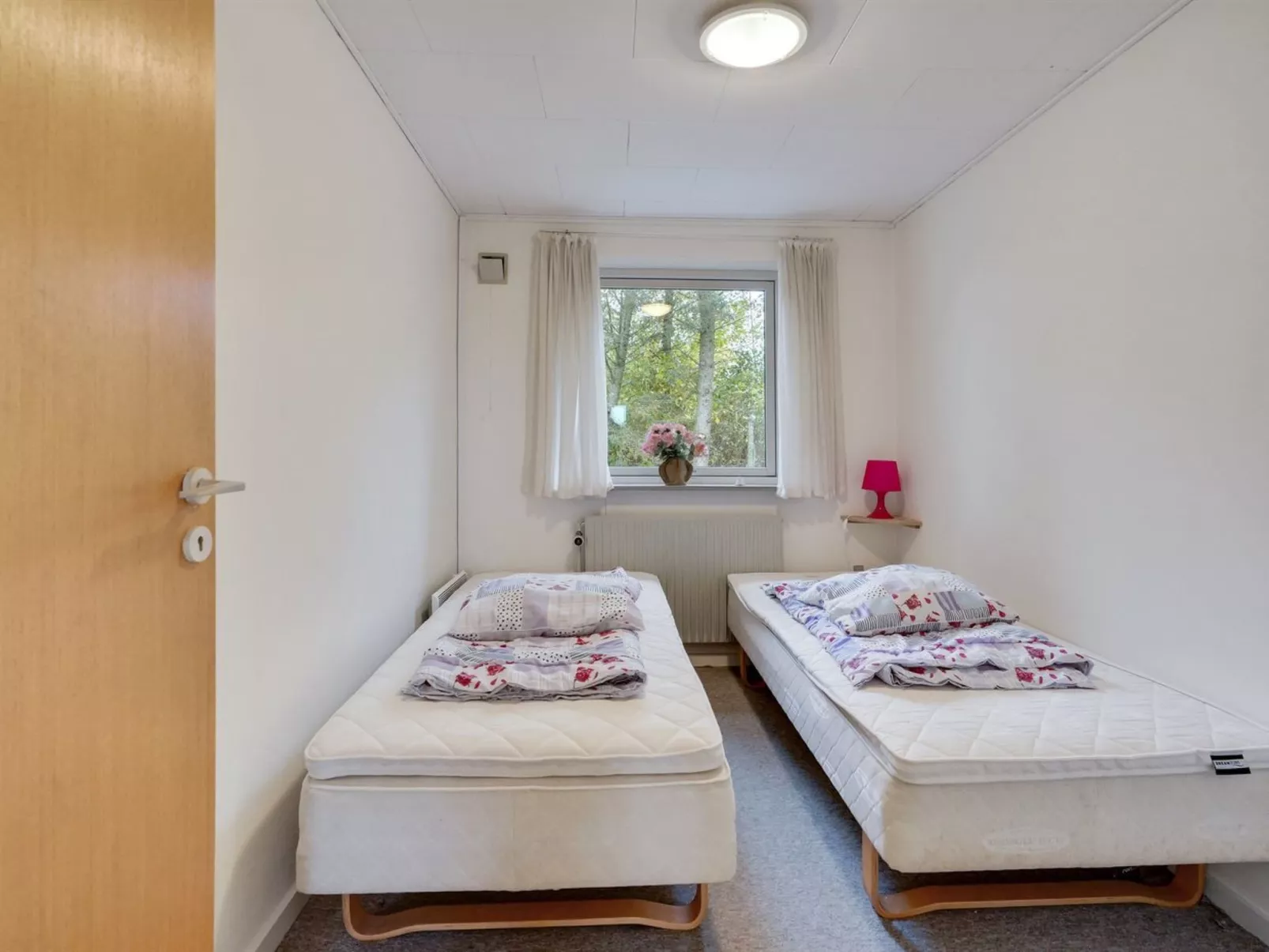 "Vogn" - 500m to the fjord-Inside